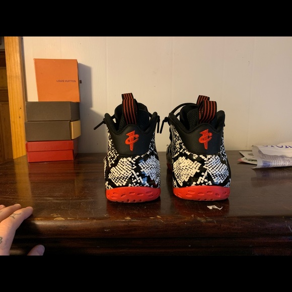 Foamposite one - Picture 4 of 5